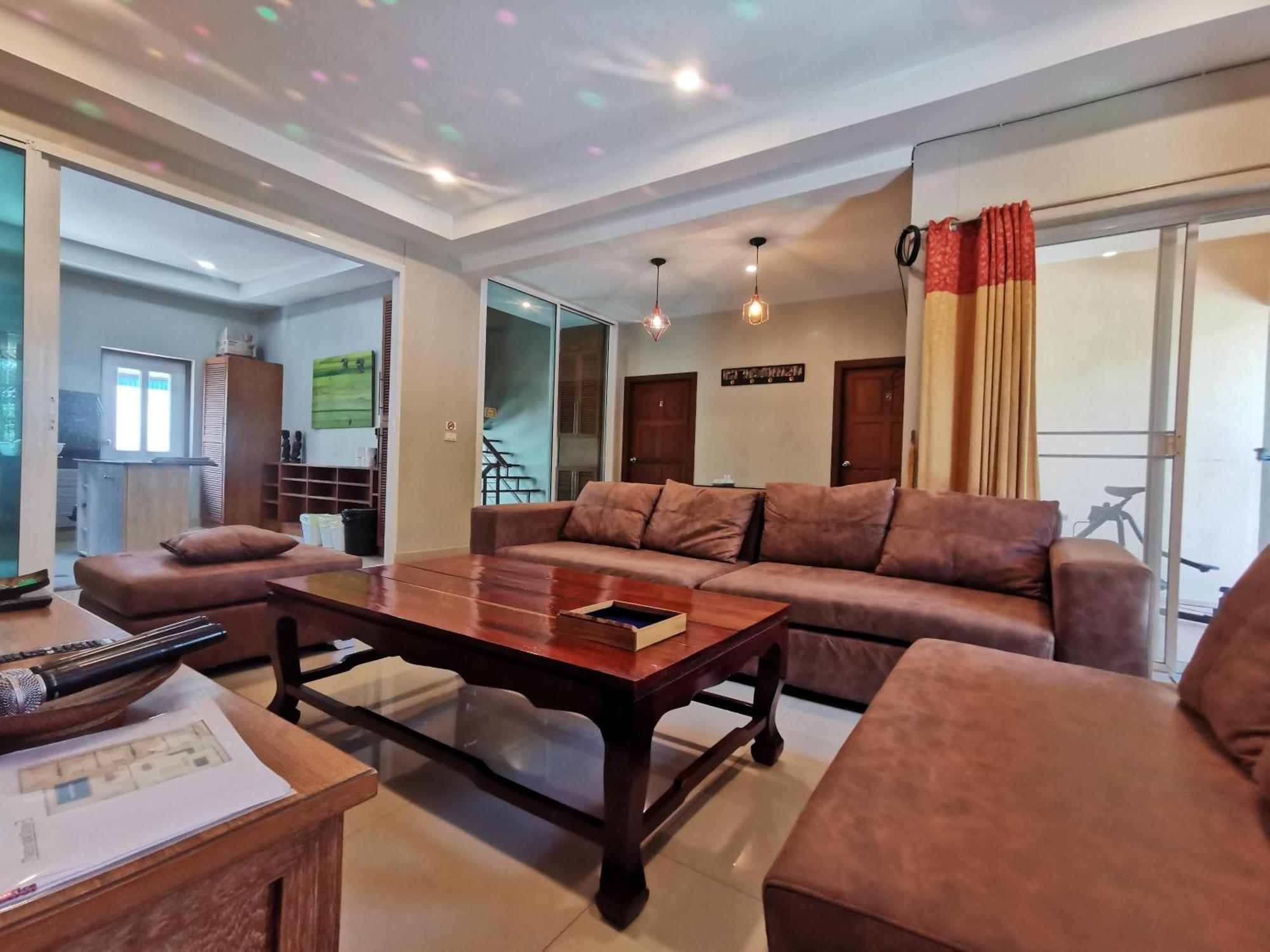 Thepprasit Cosy Villa Pantai Jomtien Bagian luar foto