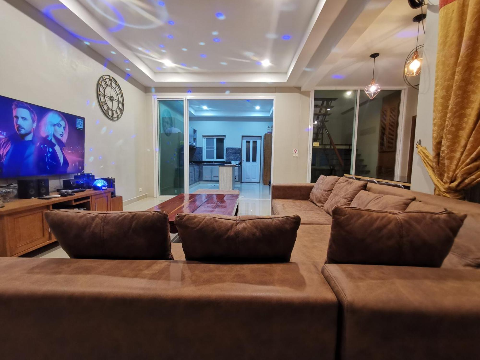 Thepprasit Cosy Villa Pantai Jomtien Bagian luar foto