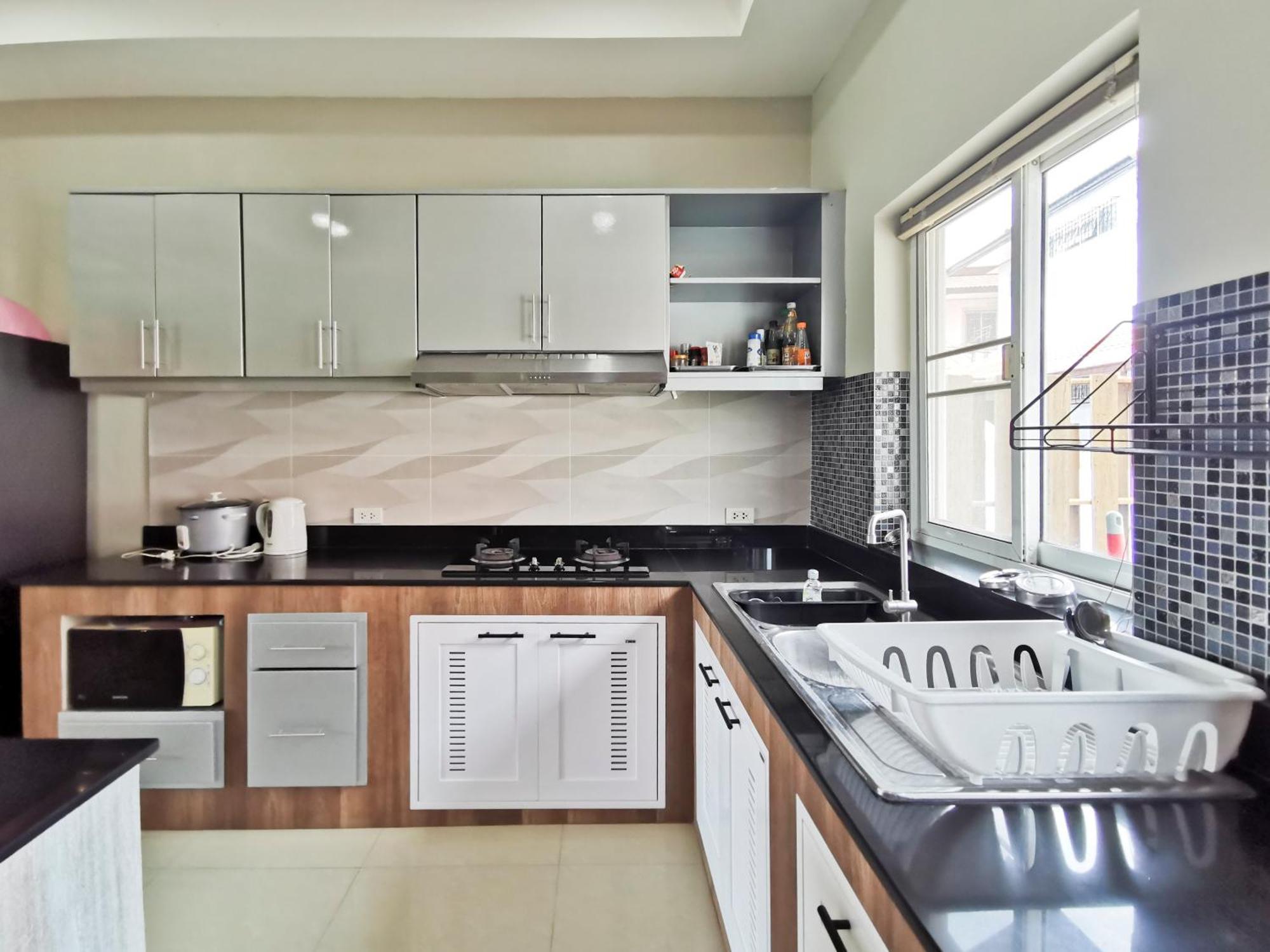 Thepprasit Cosy Villa Pantai Jomtien Bagian luar foto