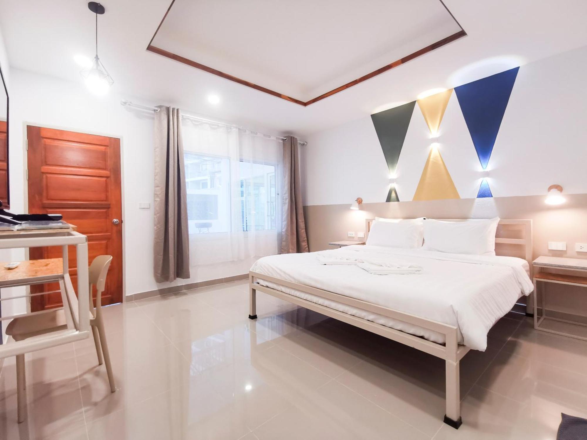 Thepprasit Cosy Villa Pantai Jomtien Bagian luar foto