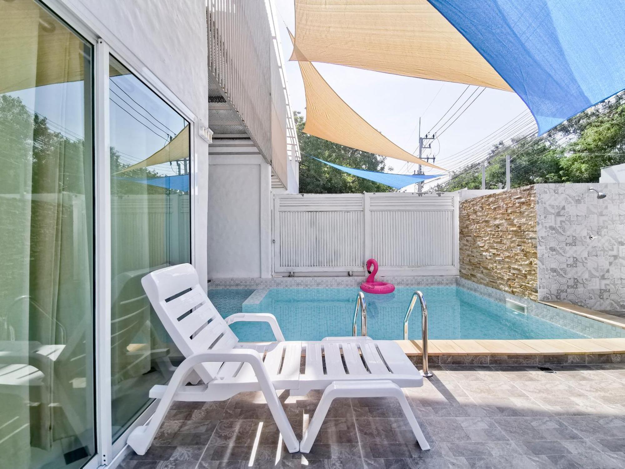 Thepprasit Cosy Villa Pantai Jomtien Bagian luar foto