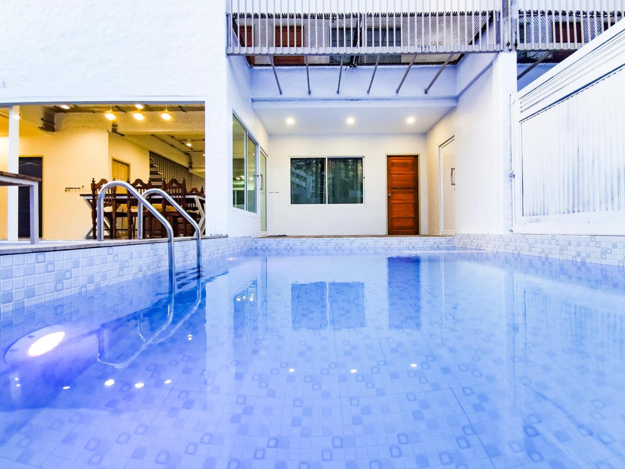 Thepprasit Cosy Villa Pantai Jomtien Bagian luar foto