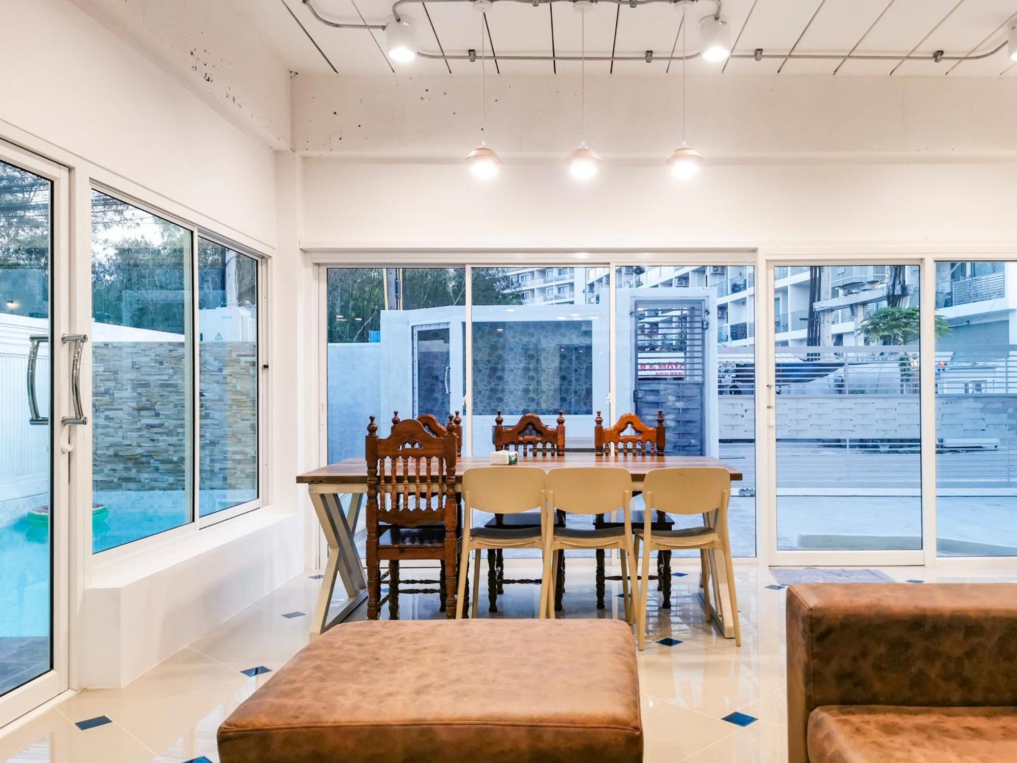 Thepprasit Cosy Villa Pantai Jomtien Bagian luar foto