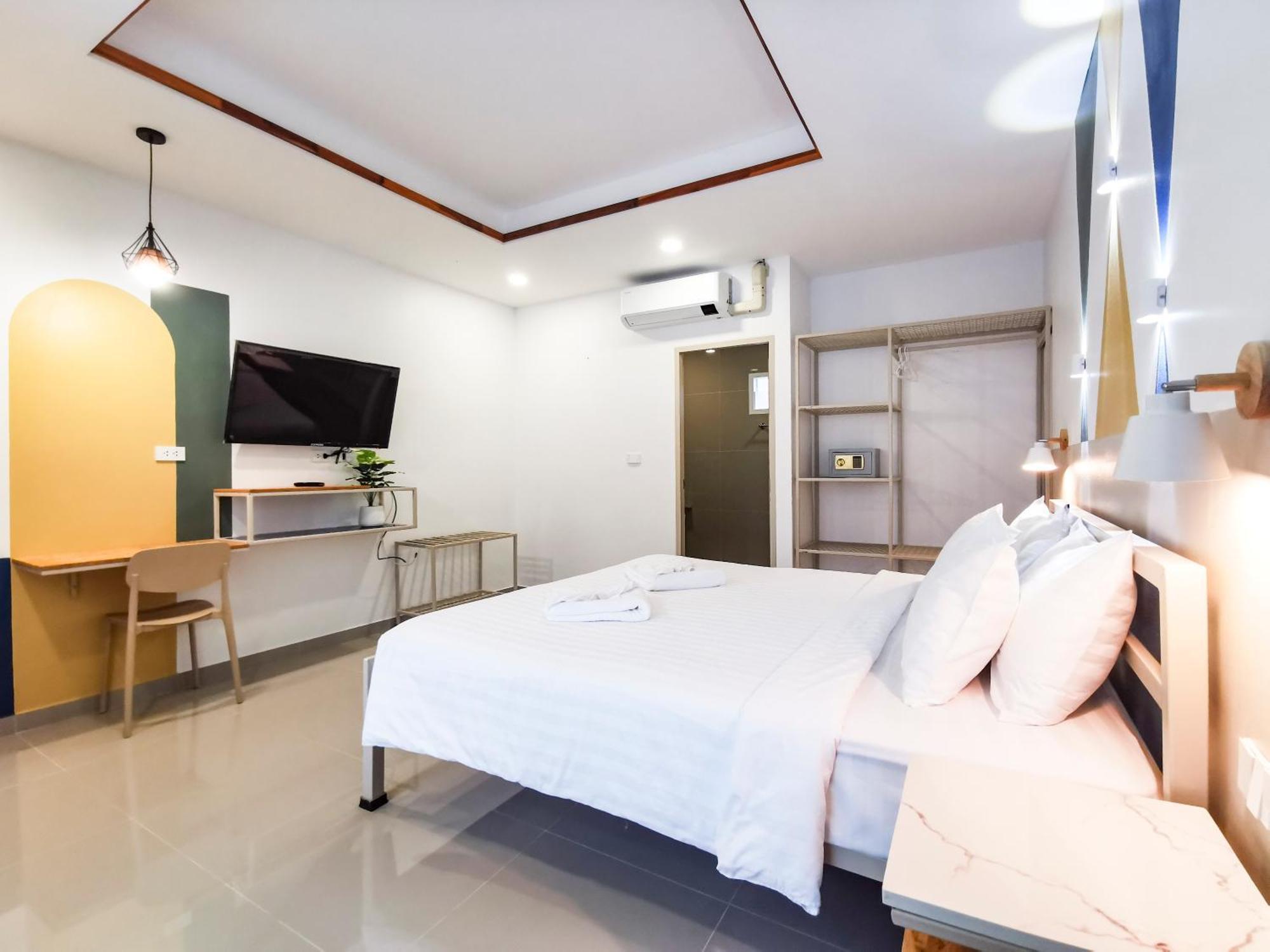 Thepprasit Cosy Villa Pantai Jomtien Bagian luar foto