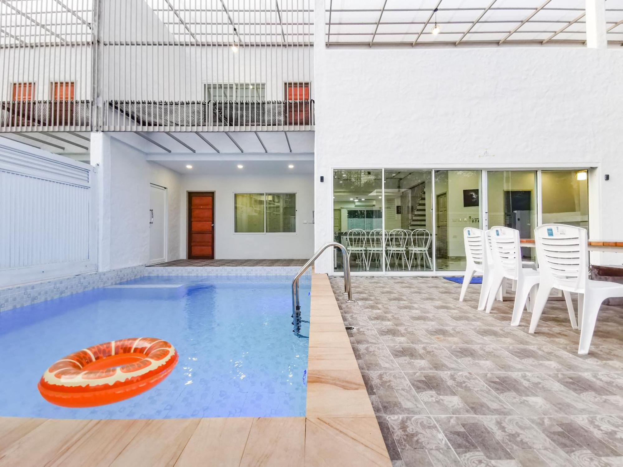 Thepprasit Cosy Villa Pantai Jomtien Bagian luar foto